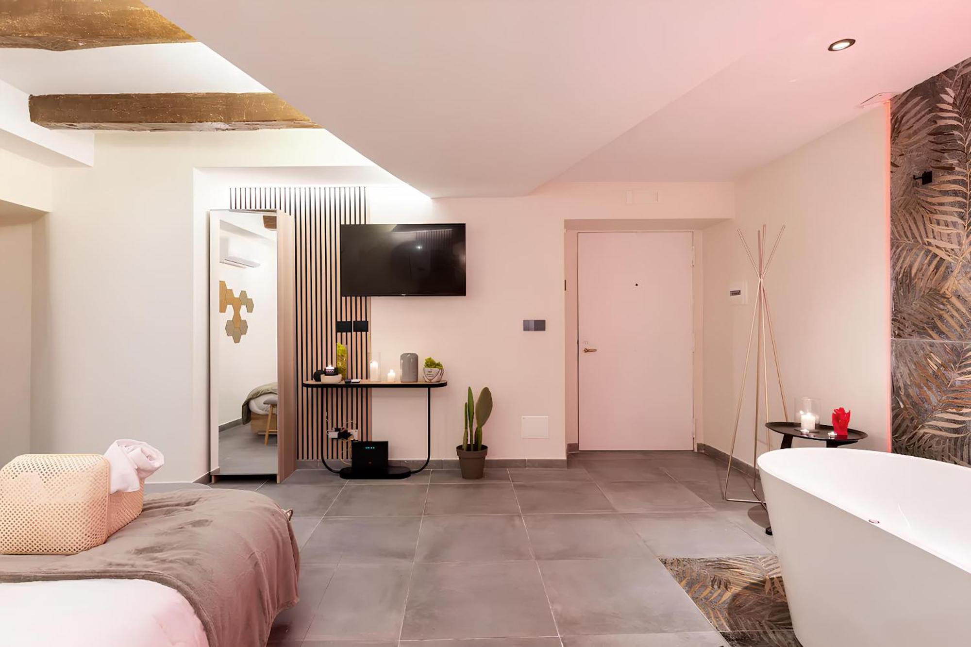 Apartment Jacuzzi - Centro Storico La Goccia Di S.gennaro Naples